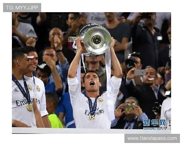 皇马夺得联赛冠军天下足球热烈庆祝全城巡游点燃马德里激情 皇马夺得联赛冠军天下足球热烈庆祝全城巡游点燃马德里激情