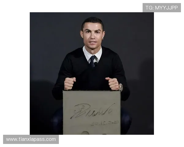 C罗荣获葡萄牙环球声望奖在社交媒体分享喜悦与感激之情